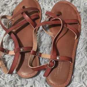 American eagle sandals